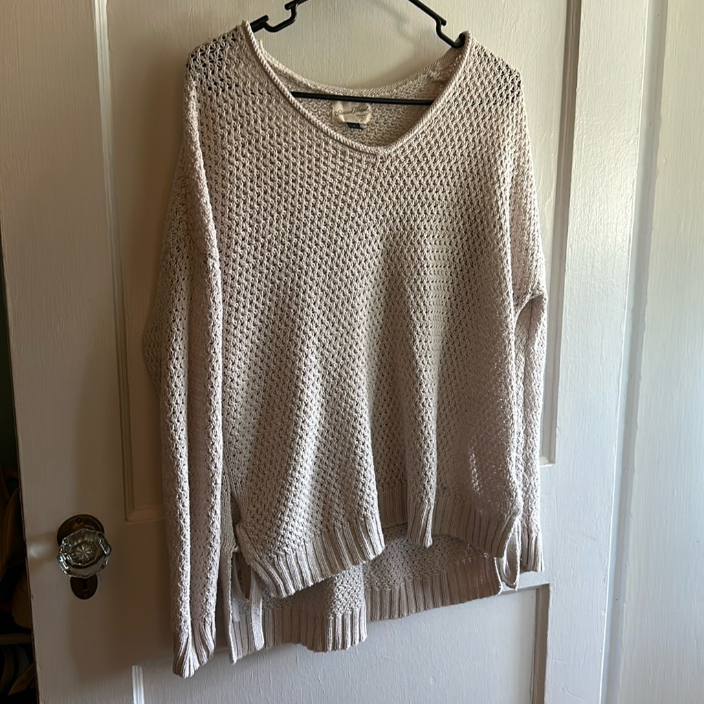 Universal Threads Sweater